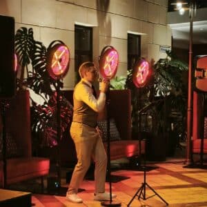 Vakaras draugams, moterims, visiems